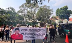 Mahasiswa Geruduk DPP PDIP, Desak Megawati Copot Ilyas Panji Alam Terkait Polemik Fasilitas Mewah Rumah Dinas